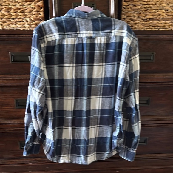 Old Navy Men's Blue and White Plaid Shirt in size XL - Picture 4 of 4